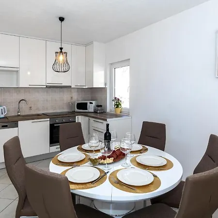 Apartment Amazing In With Wifi Komarna