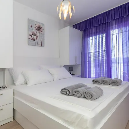 شقة Gorgeous Apartment In Komarna With Wifi