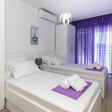 Amazing In With Wifi Komarna